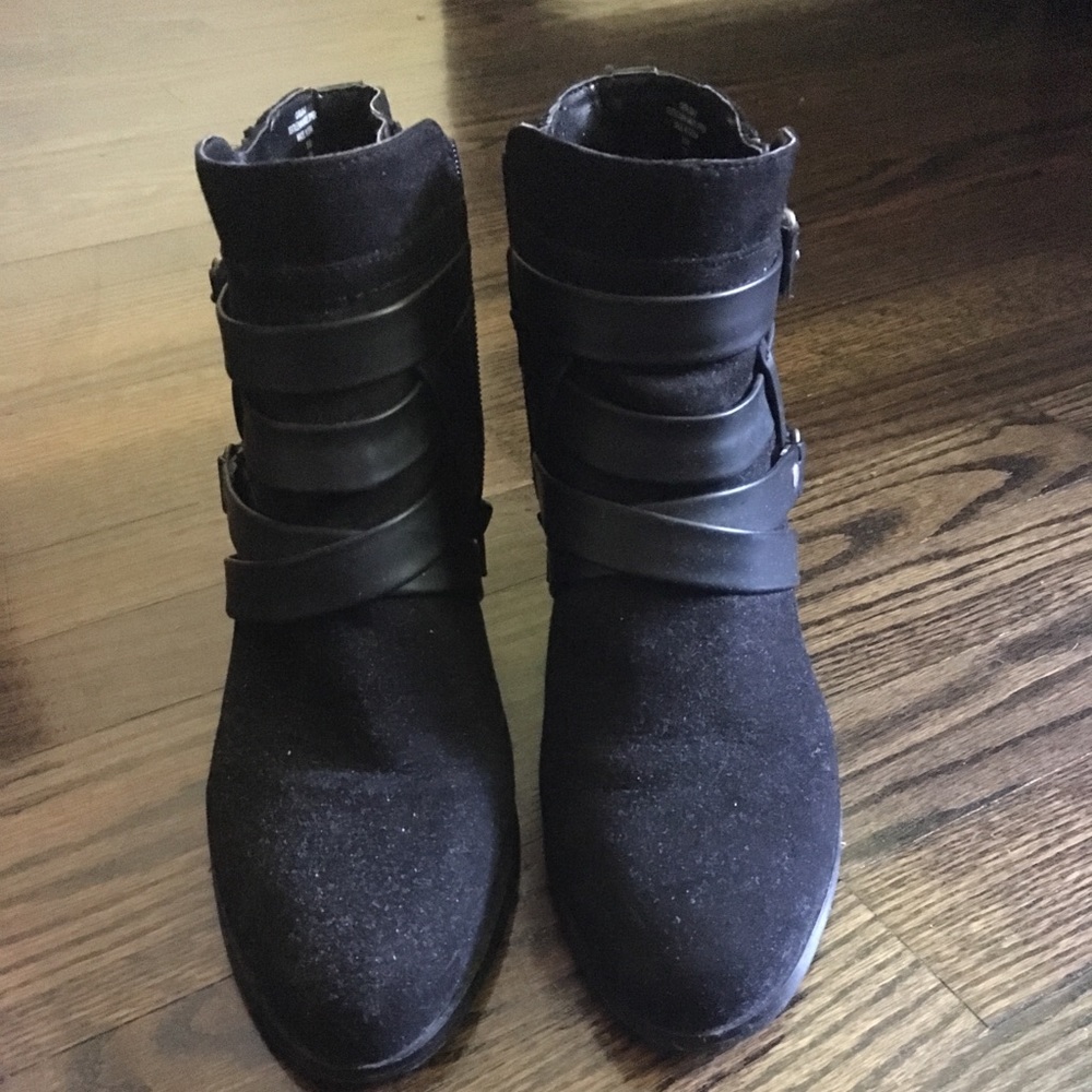 Crown vintage suede ankle boots